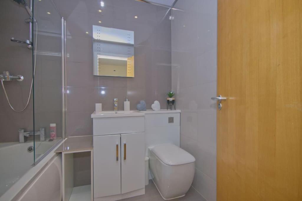 Alluring 2 Bedroom Leeds City Centre Apartment- Self Check-In,Balconied Apartment 외부 사진